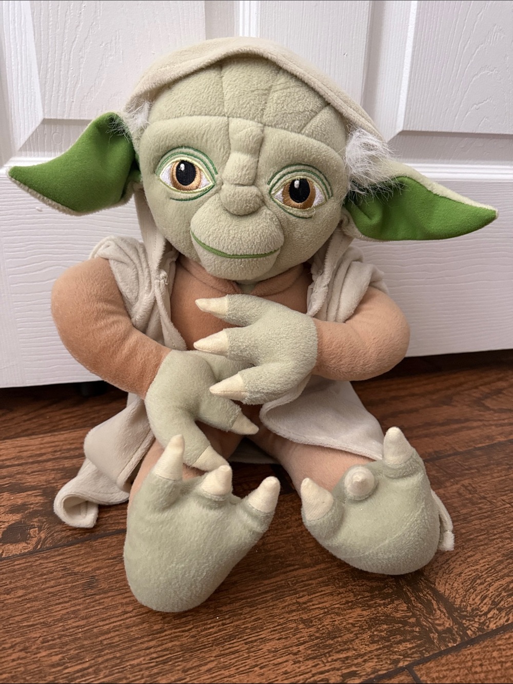 2009 Disney MGM Studios Lucasfilm Star Wars Yoda Stuffed Plushie Pillow Buddy